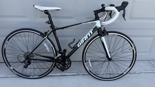 Barely used giant - defy, aluxx
